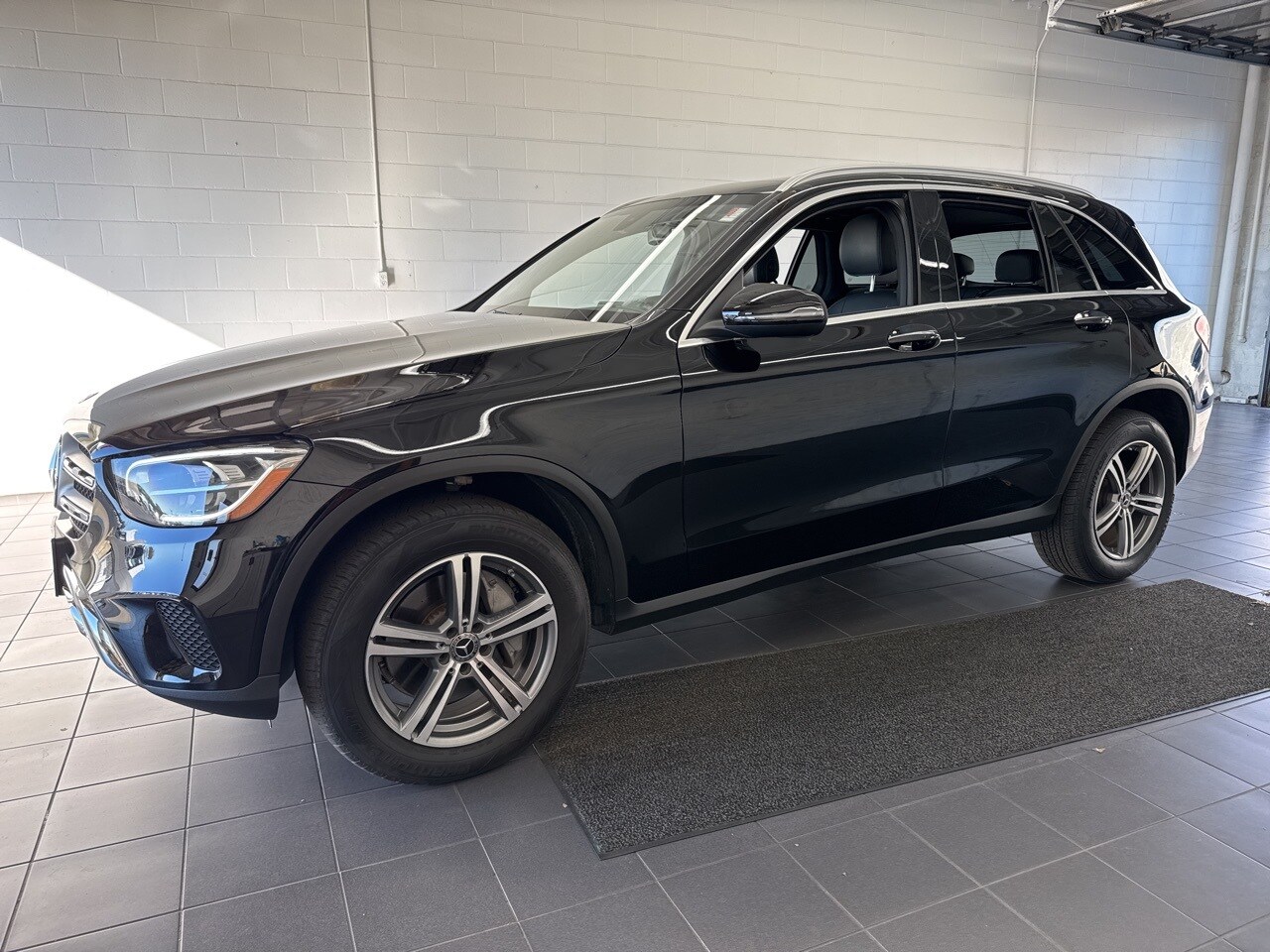 2020 Mercedes Benz GLC 300 4MATIC photo 4