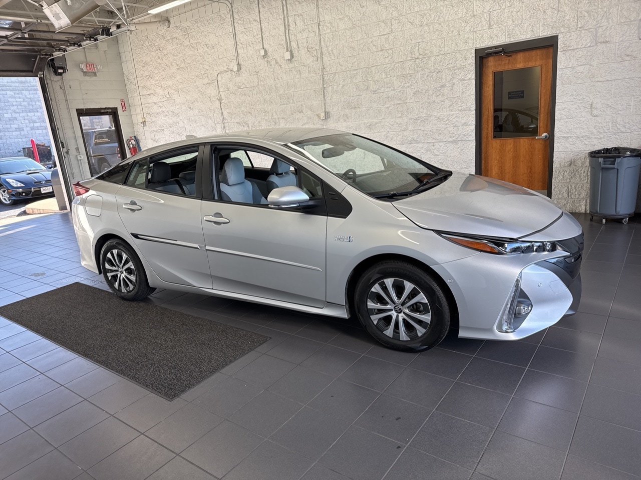 2021 Toyota Prius Prime Limited's photo