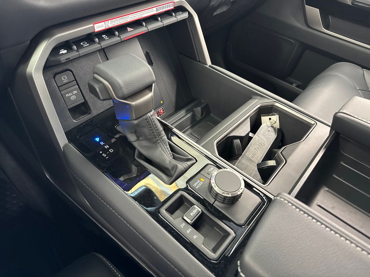 2026 Toyota Tundra Limited - Photo 31