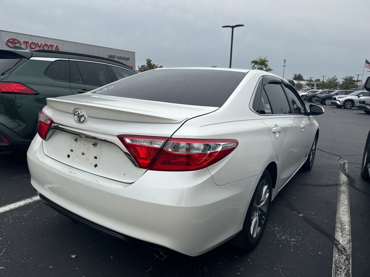 Used 2017 Toyota Camry SE with VIN 4T1BF1FK2HU423071 for sale in Springfield, MO