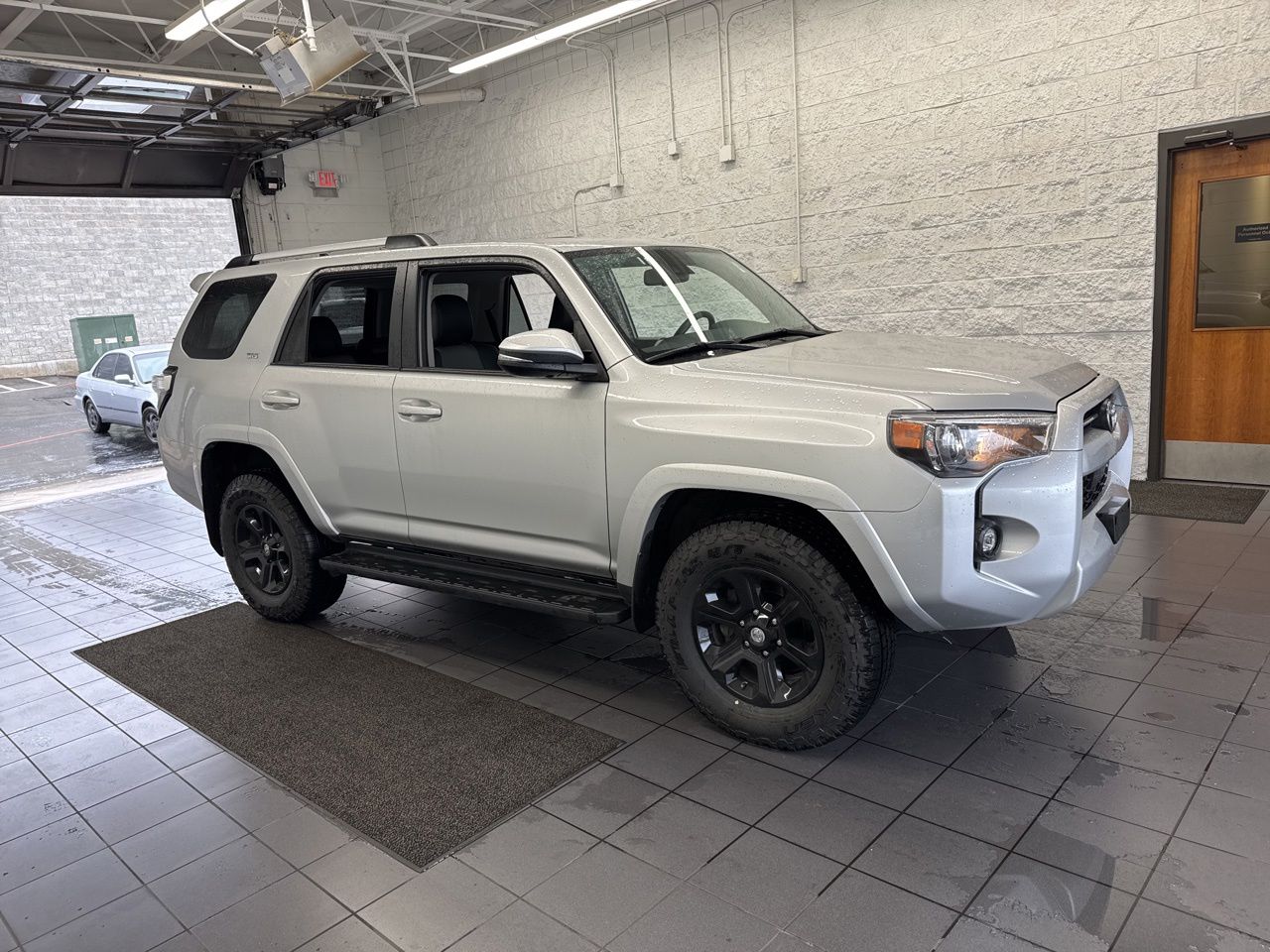 2024 Toyota 4Runner SR5 Premium 4WD V6's photo