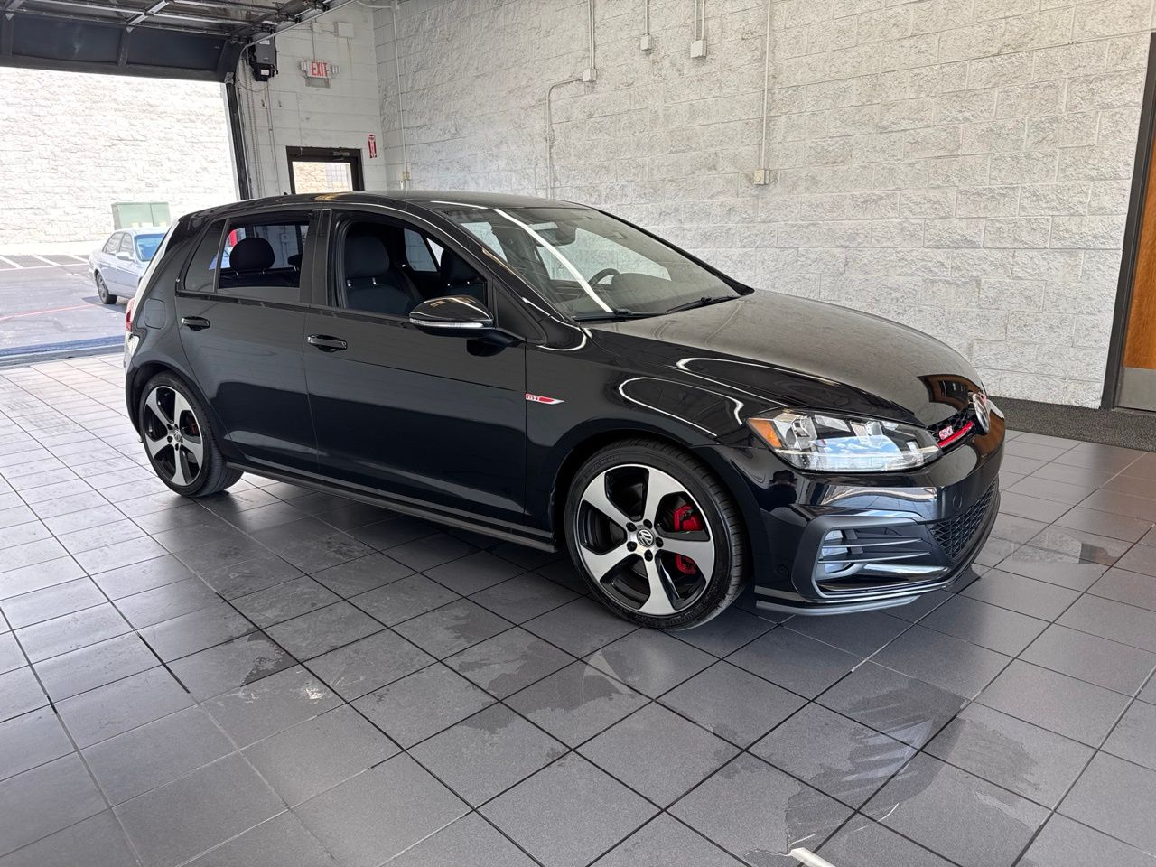 2019 Volkswagen Golf GTI 2.0T S 4-door's photo