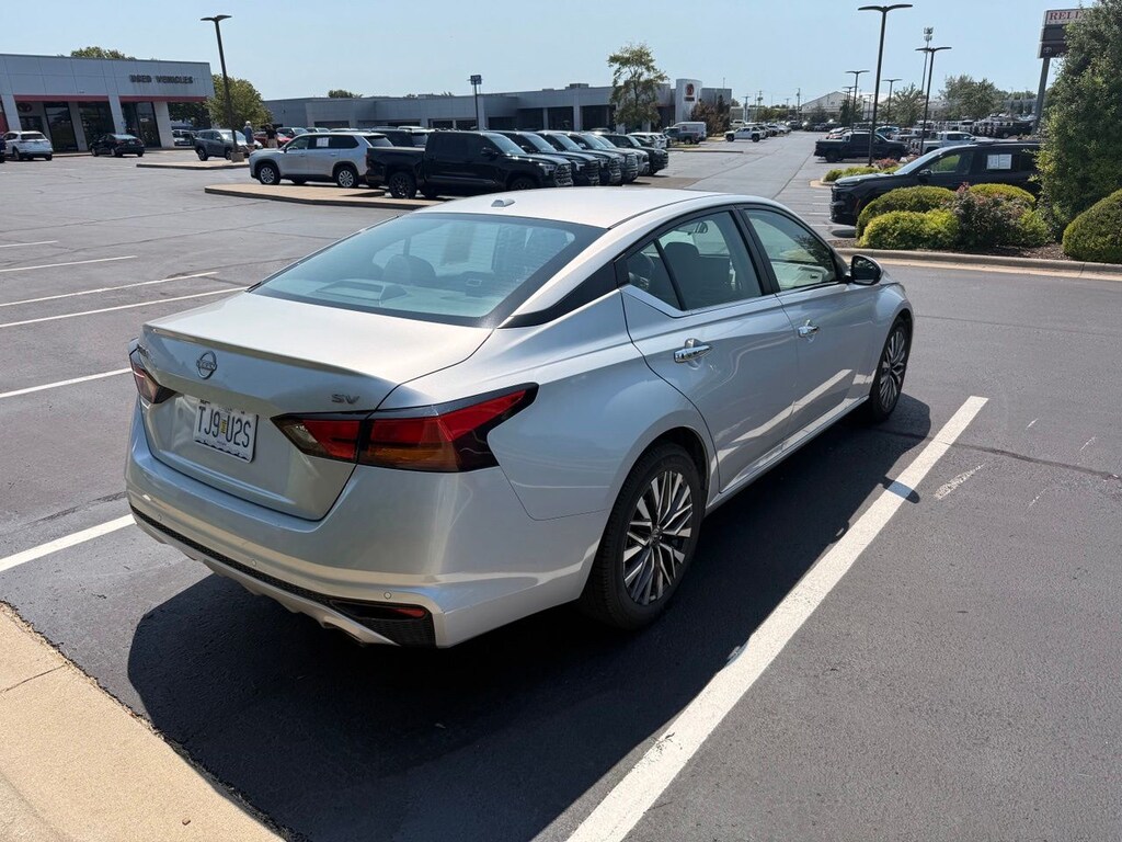 Used 2023 Nissan Altima 2.5 SV Sedan