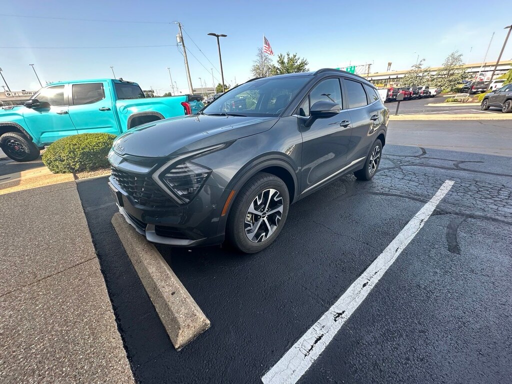 Used 2024 Kia Sportage Hybrid EX SUV