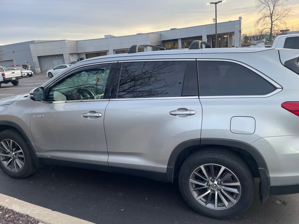 Used 2019 Toyota Highlander Hybrid XLE SUV