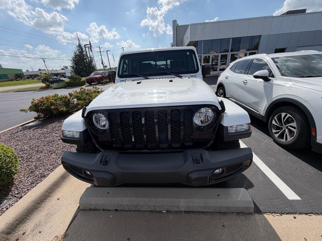 Used 2023 Jeep Gladiator Willys Truck