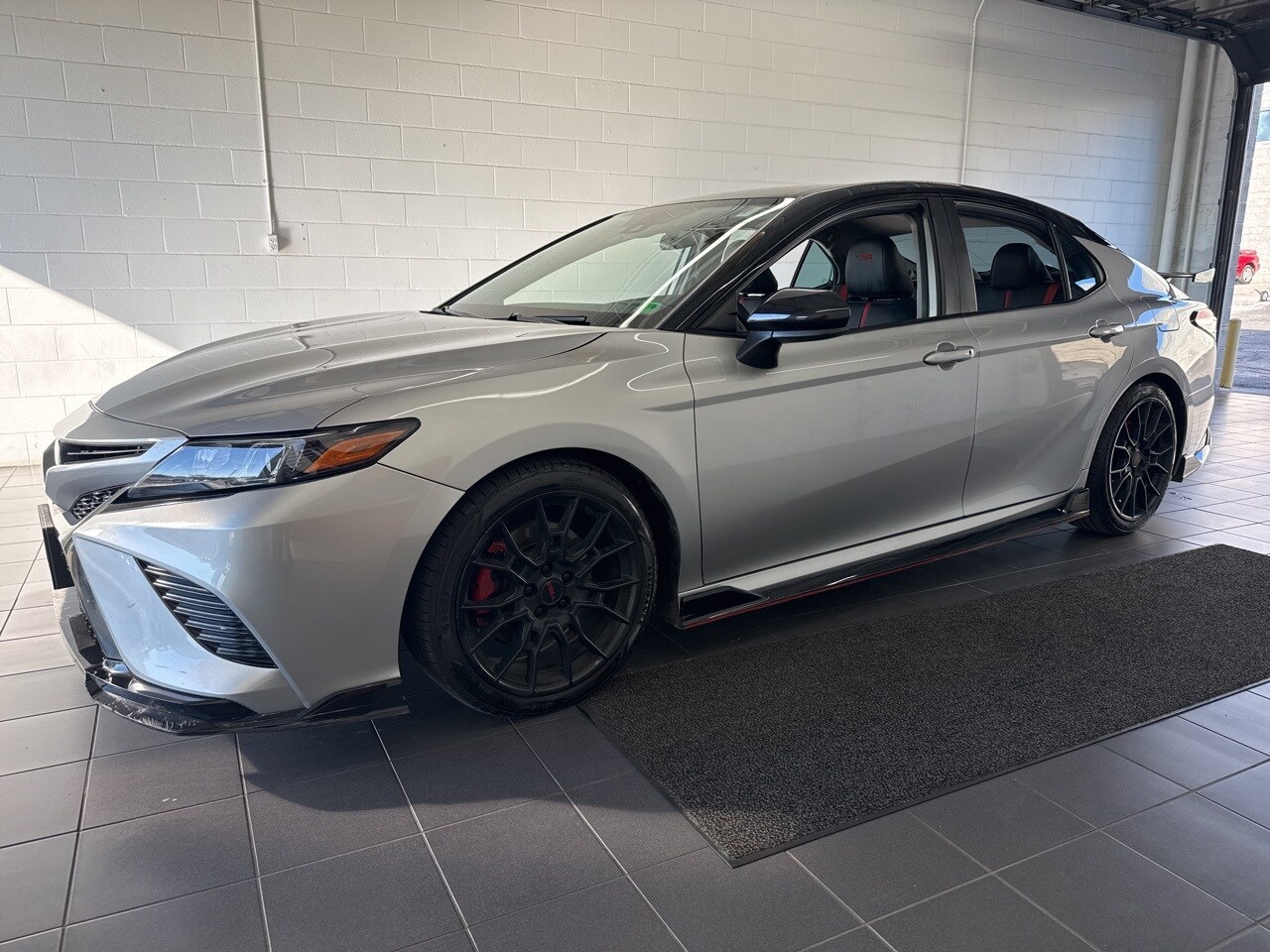 2020 Toyota Camry TRD V6 photo 4