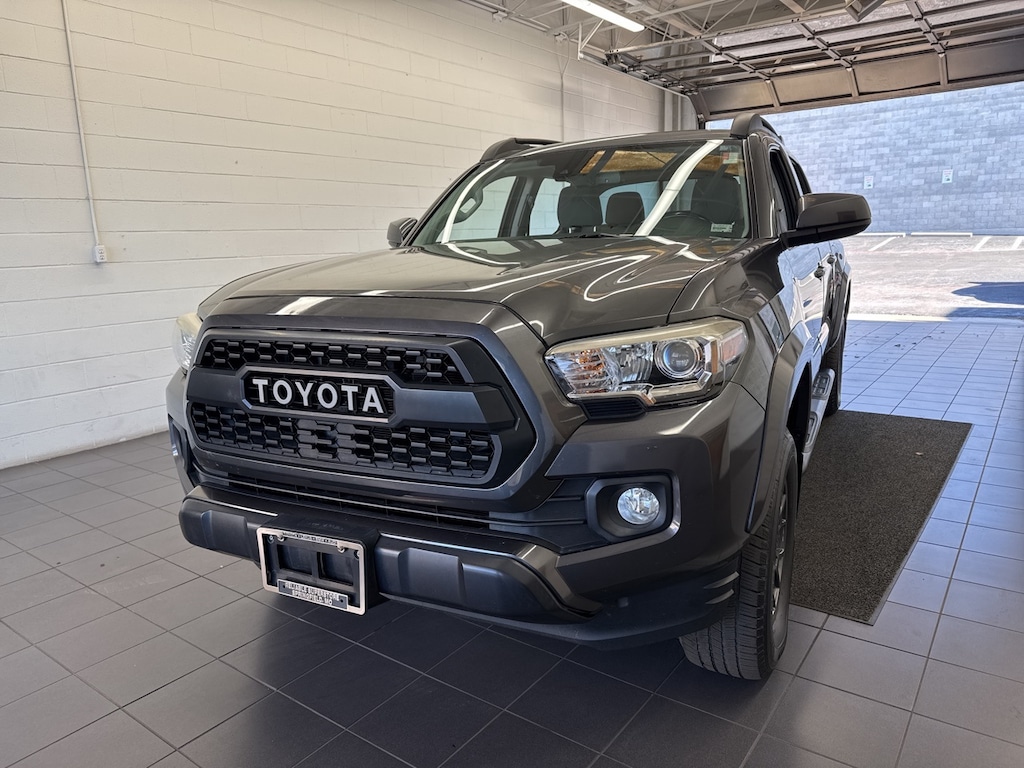 Used 2018 Toyota Tacoma SR5 Truck