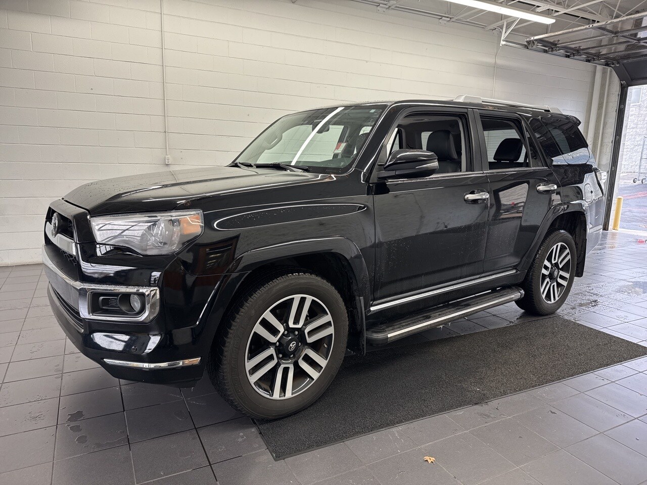 2018 Toyota 4Runner Limited photo 4