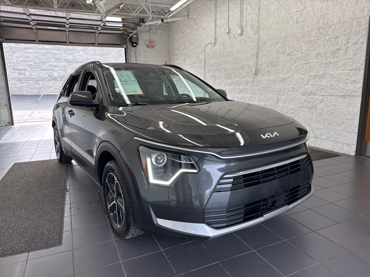Used 2024 Kia Niro EX with VIN KNDCR3LE4R5141679 for sale in Springfield, MO