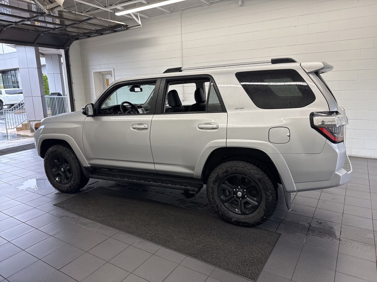 2024 Toyota 4Runner SR5 Premium - Photo 5