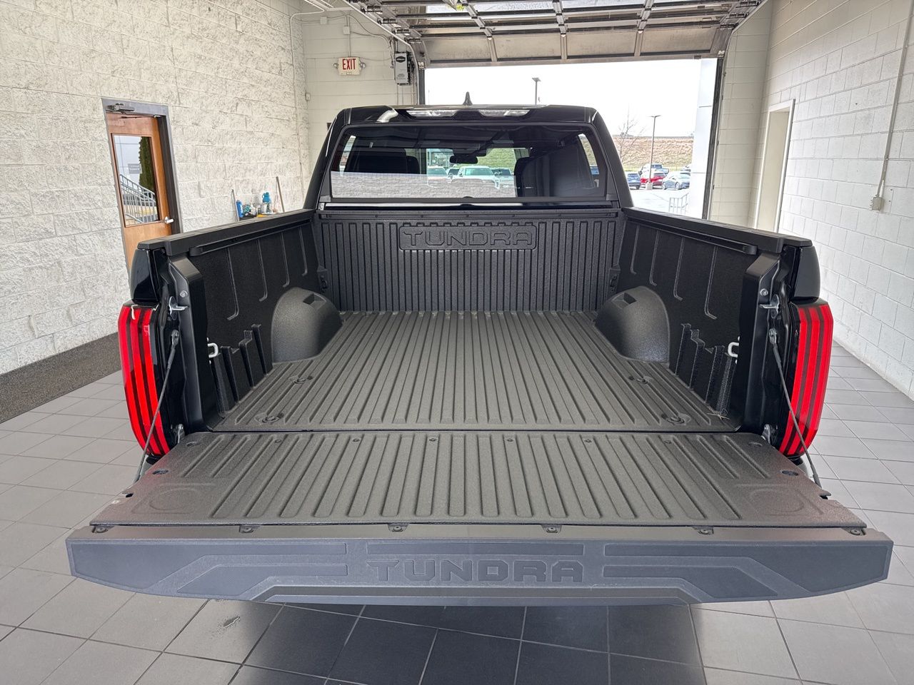 2026 Toyota Tundra SR5 - Photo 10