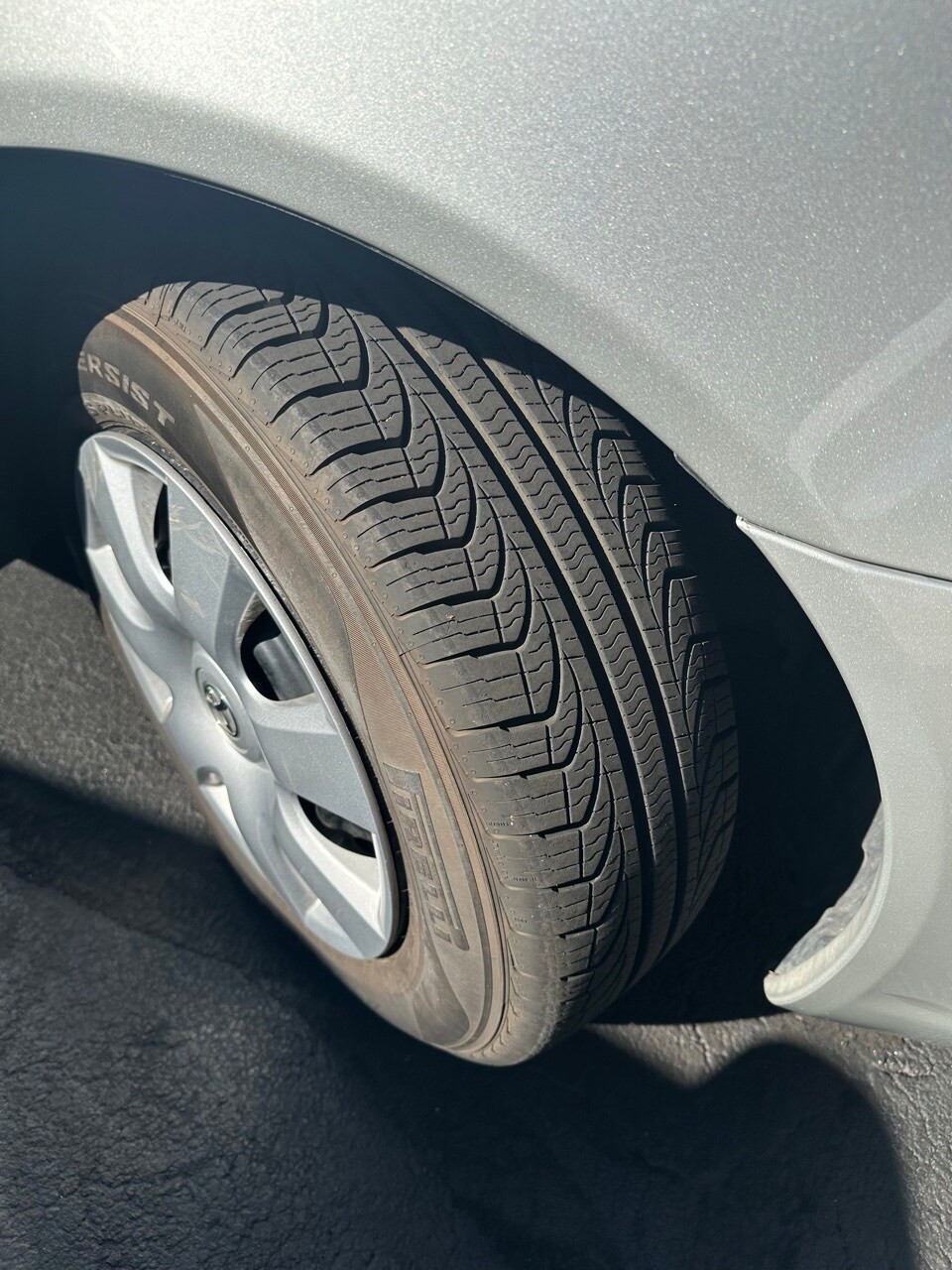 2003 Toyota Camry LE photo 4