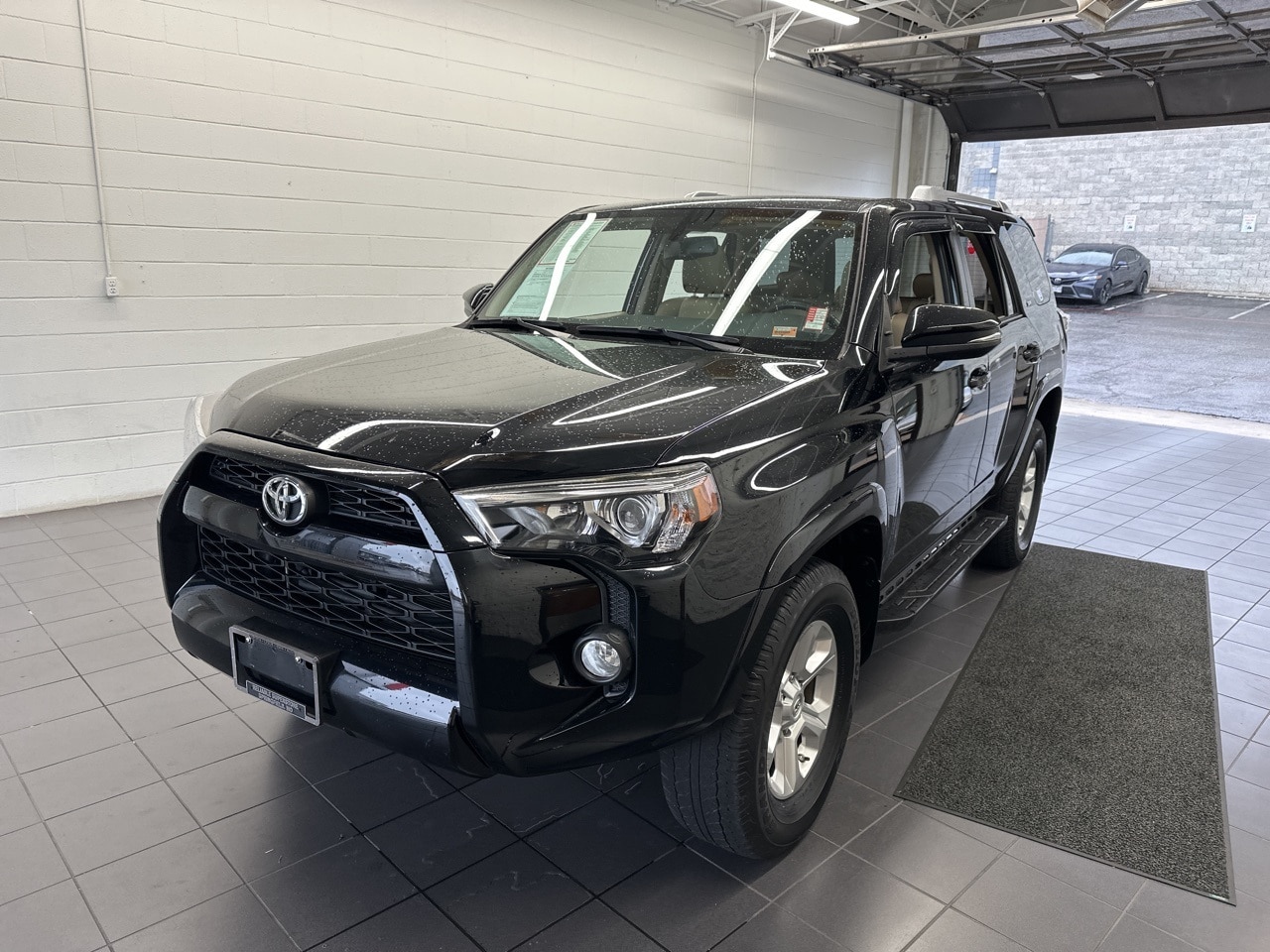 Used 2018 Toyota 4Runner SR5 Premium with VIN JTEBU5JR1J5536253 for sale in Springfield, MO