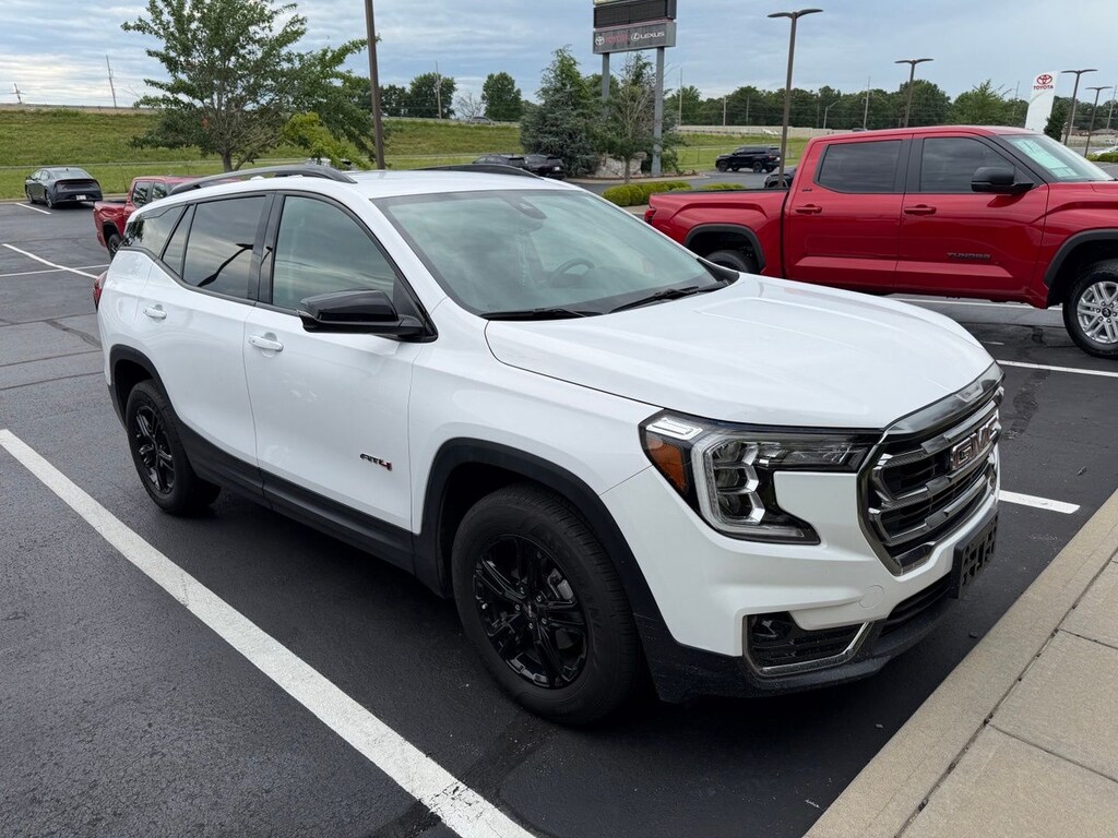 Used 2024 GMC Terrain AT4 SUV