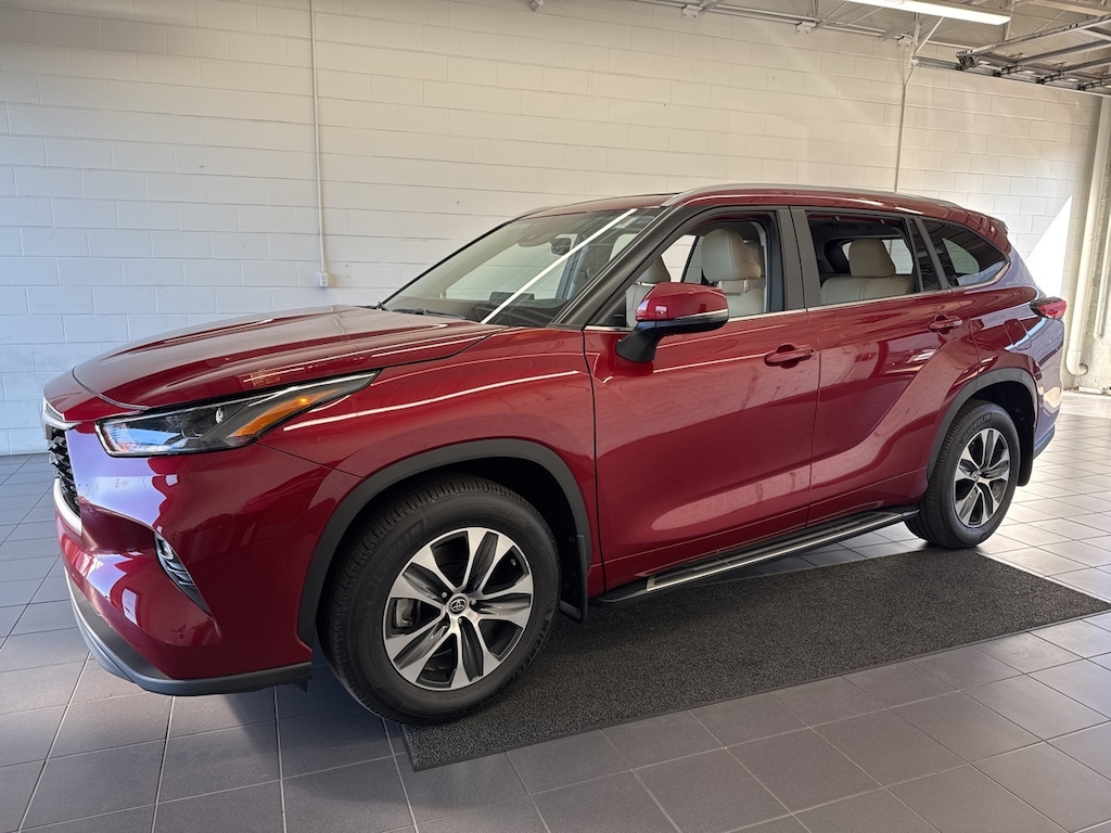 Used 2023 Toyota Highlander XLE SUV