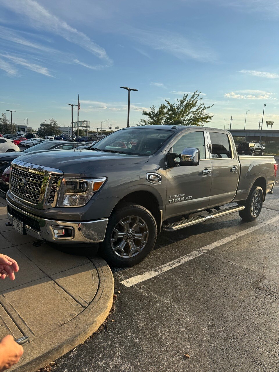 2019 Nissan Titan SL photo 2