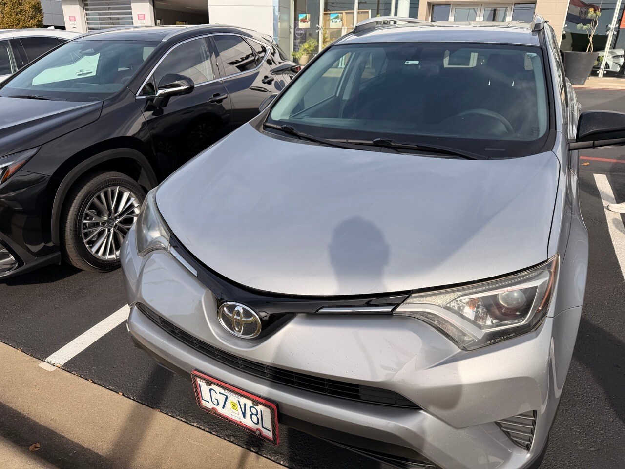 2016 Toyota RAV4 LE photo 2