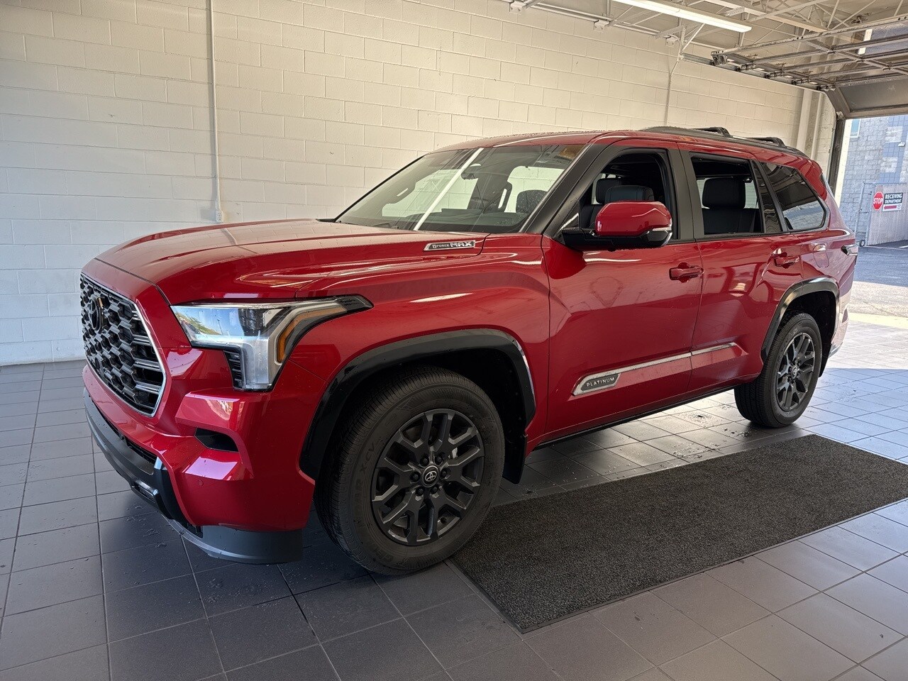 2025 Toyota Sequoia Platinum photo 4