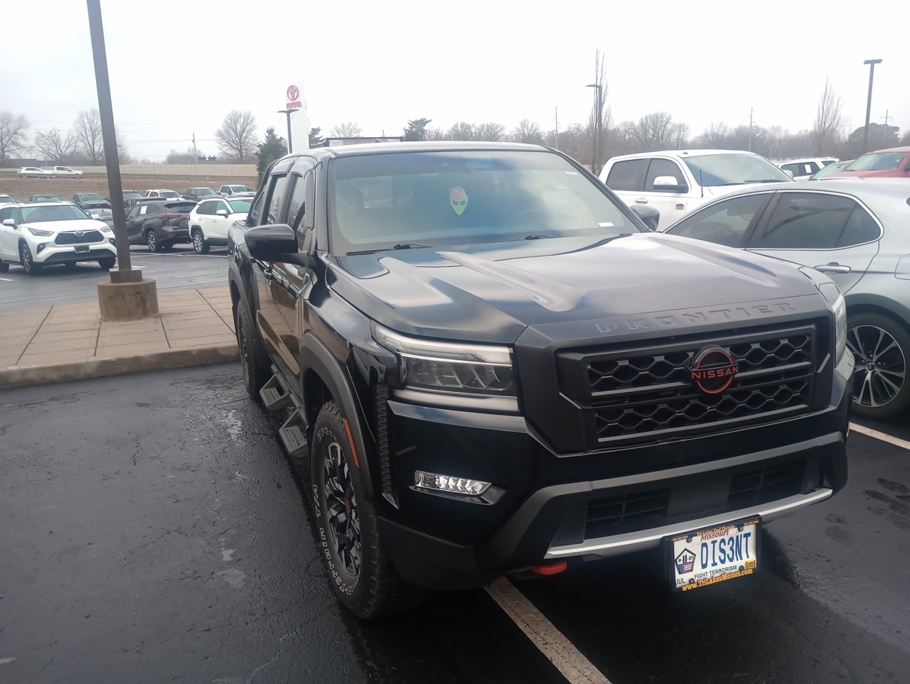 2023 Nissan Frontier PRO-X's photo