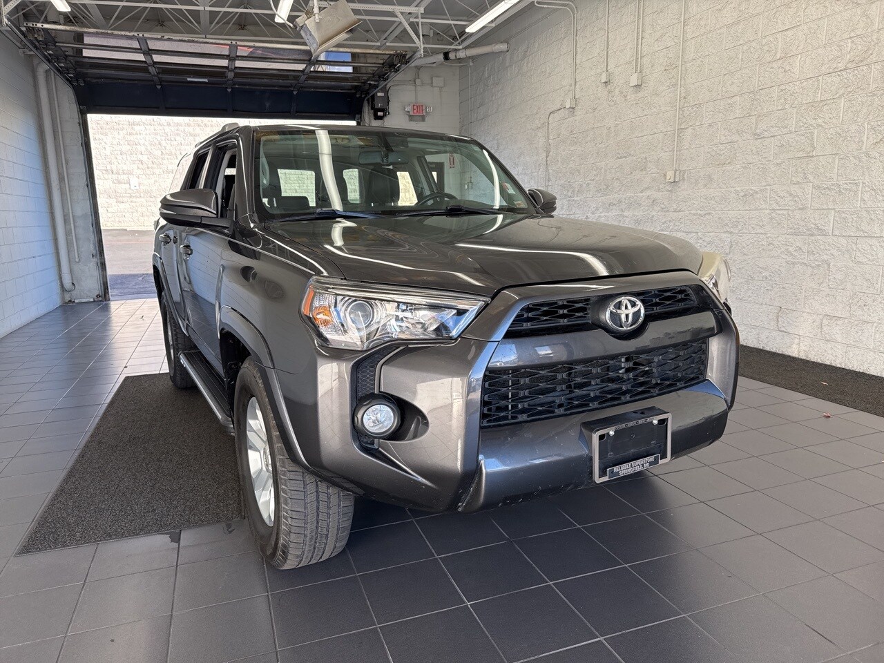 2016 Toyota 4Runner SR5 Premium photo 2