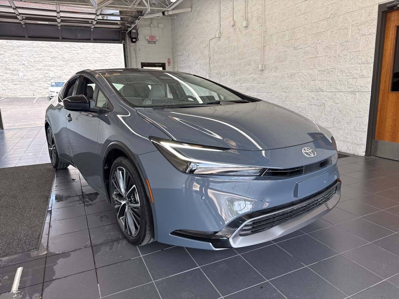 2026 Toyota Prius XLE photo 2