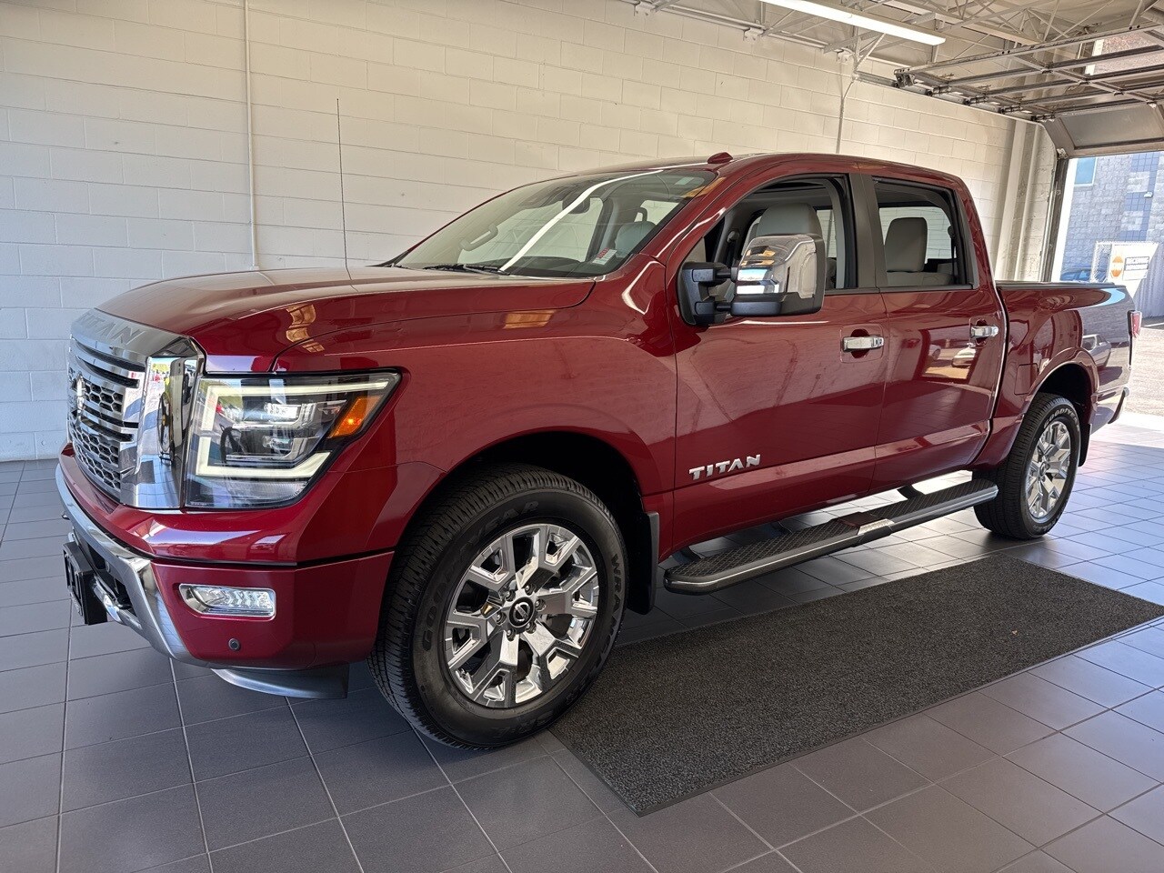 2021 Nissan Titan SL photo 4