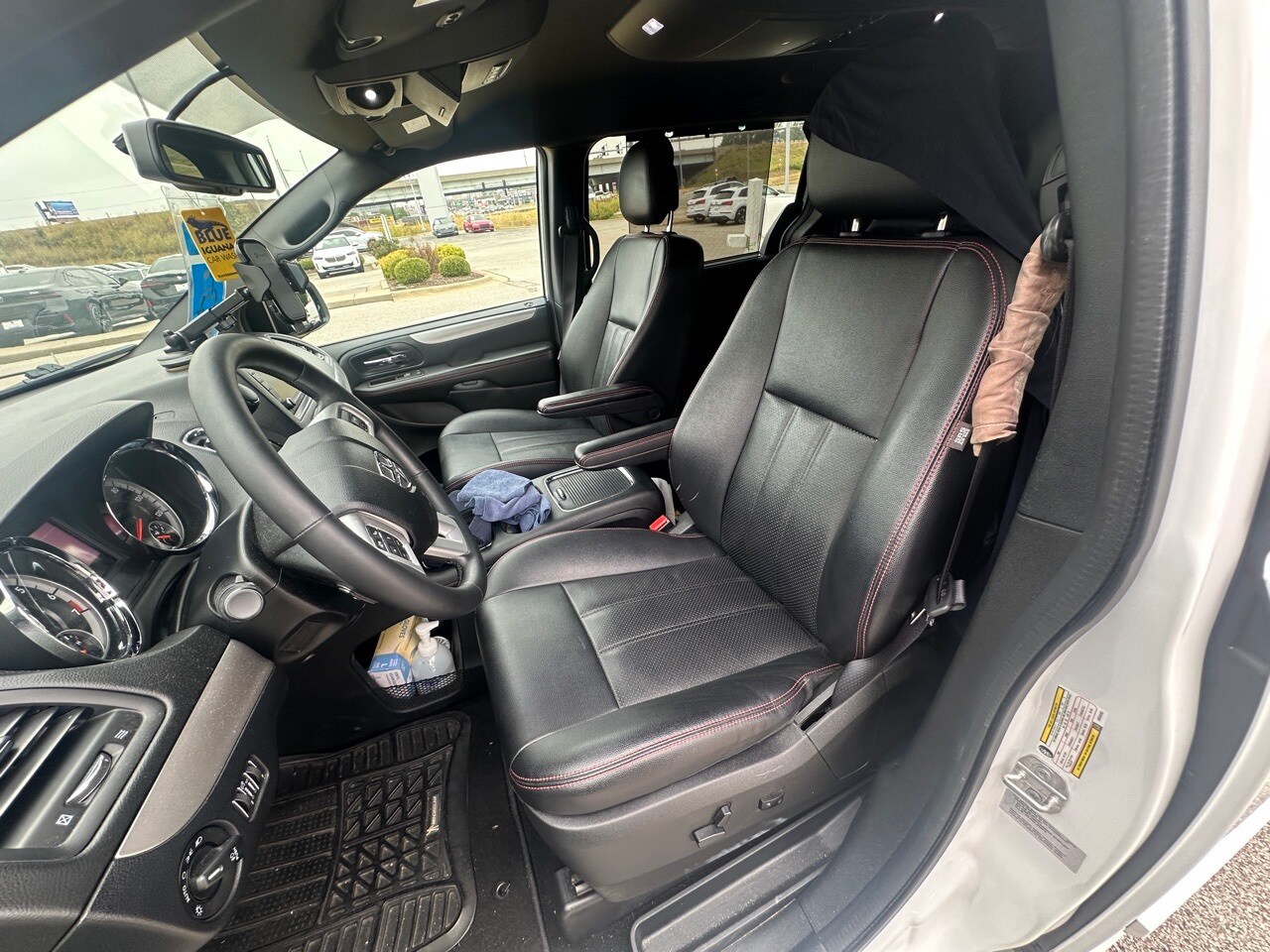 2017 Dodge Grand Caravan GT photo 3