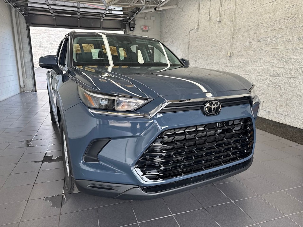 Used 2024 Toyota Grand Highlander Hybrid XLE SUV