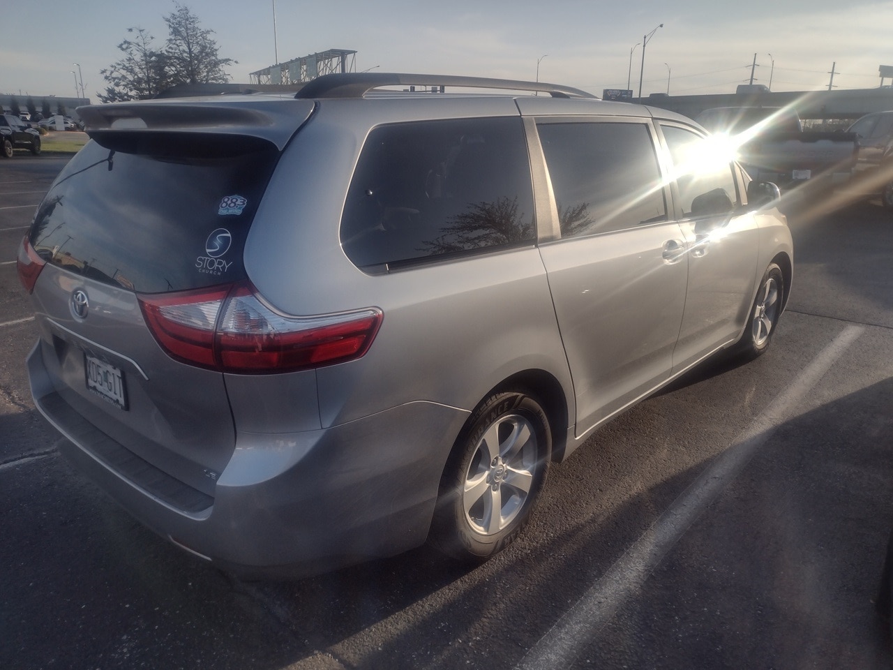 Used 2017 Toyota Sienna LE with VIN 5TDKZ3DC8HS768998 for sale in Springfield, MO