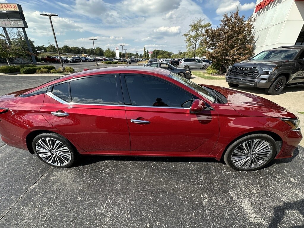Used 2025 Nissan Altima 2.5 SL Sedan