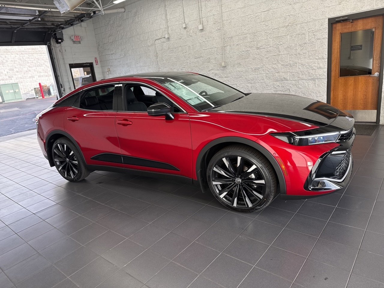 2026 Toyota Crown Platinum's photo