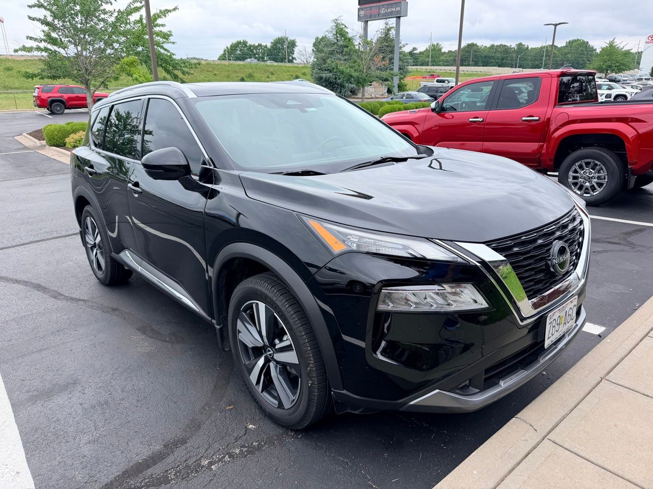 2022 Nissan Rogue SL AWD's photo
