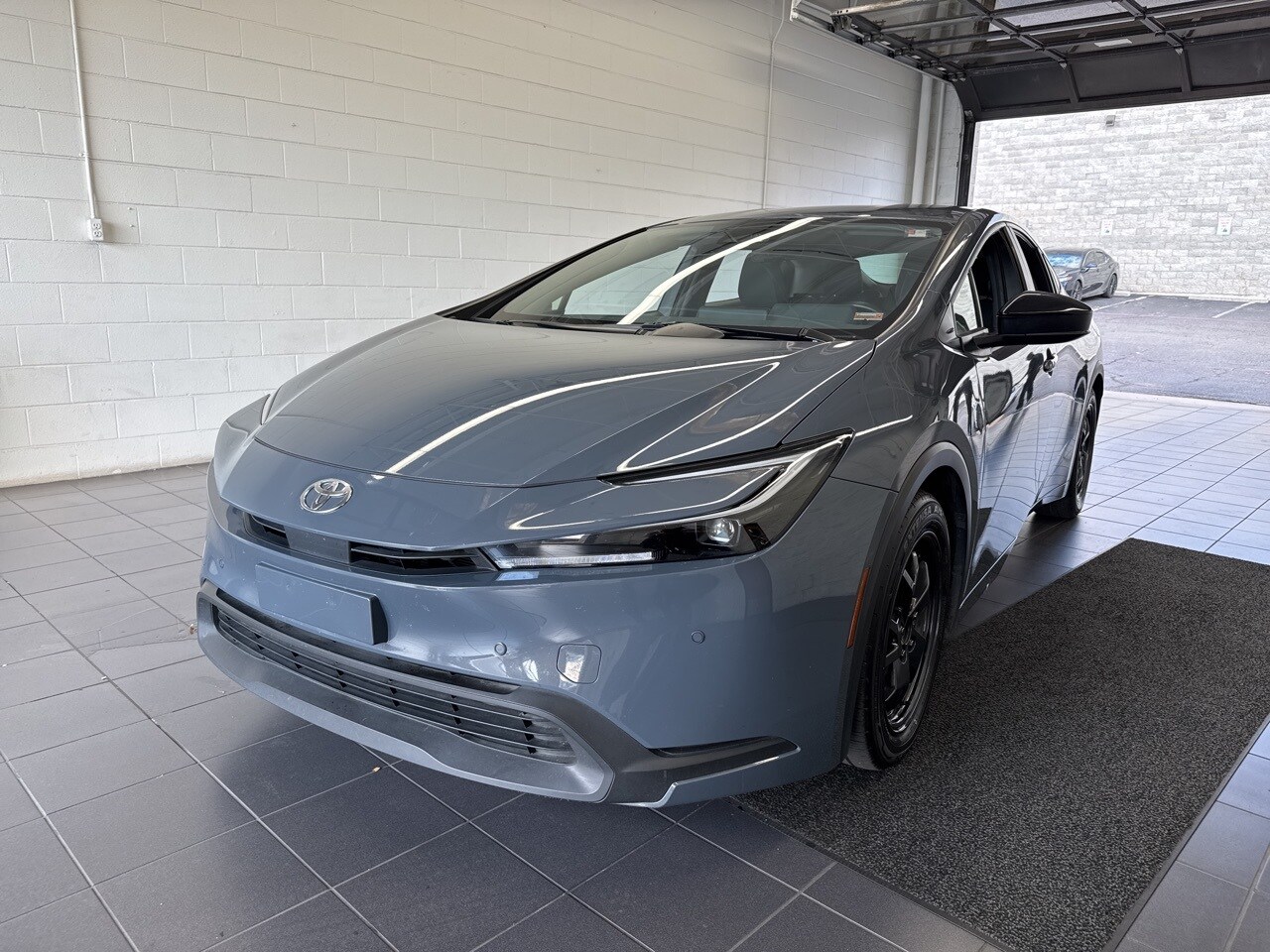 2024 Toyota Prius LE photo 3