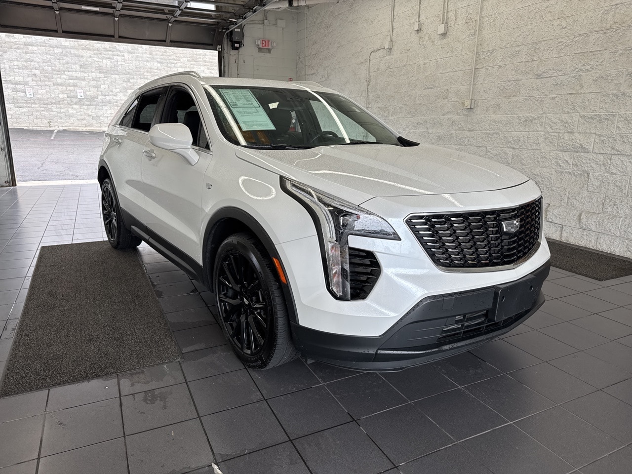Used 2023 Cadillac XT4 Luxury with VIN 1GYAZAR42PF132975 for sale in Springfield, MO