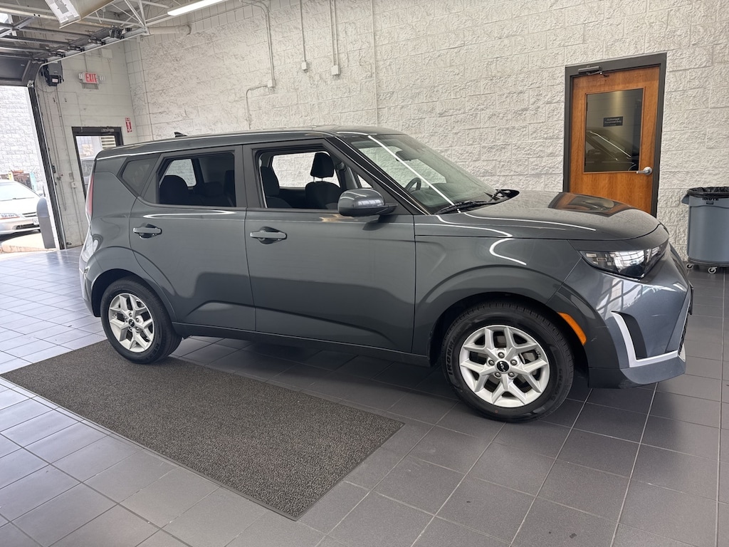 Used 2024 Kia Soul LX Hatchback