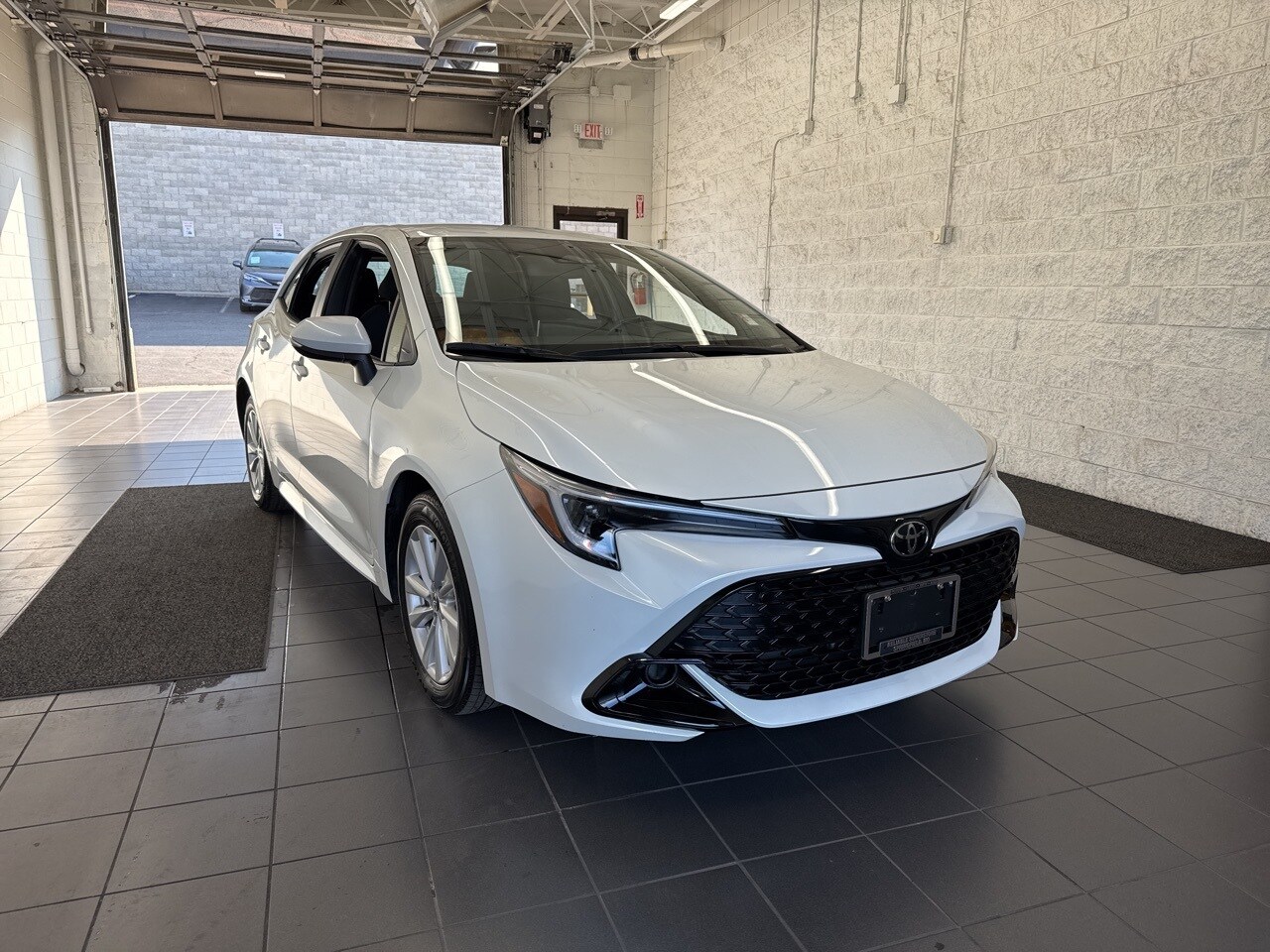 2024 Toyota Corolla SE photo 2