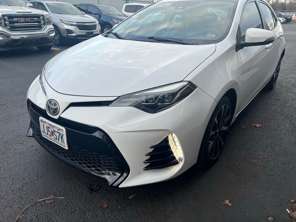 Used 2017 Toyota Corolla SE Sedan