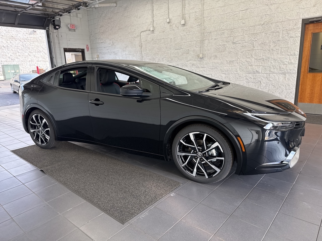 2026 Toyota Prius XSE Premium's photo