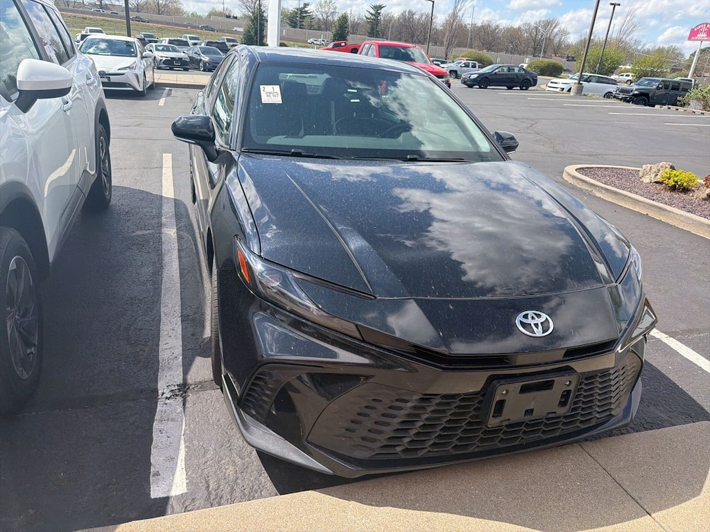 Used 2025 Toyota Camry SE Sedan