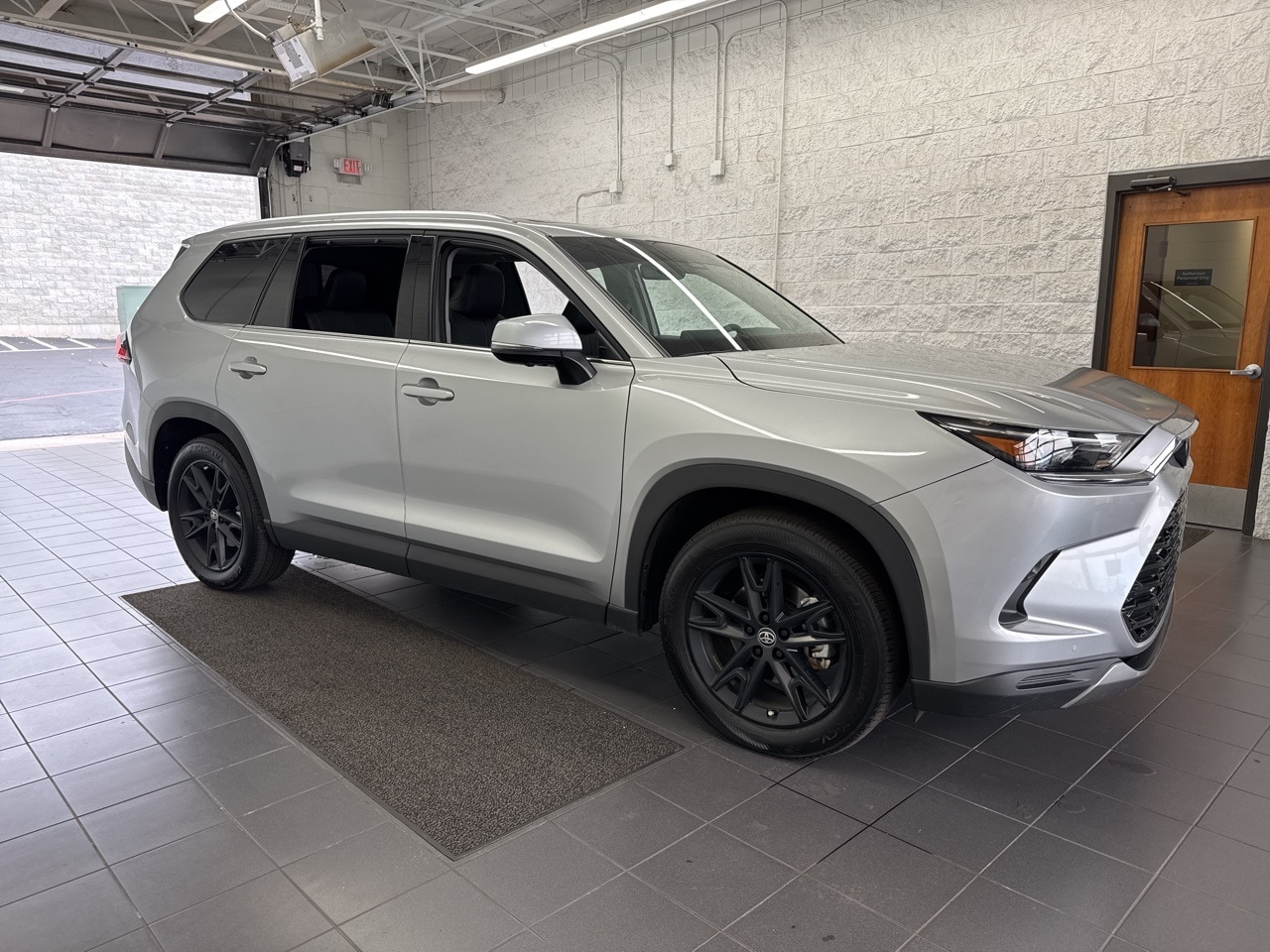 2024 Toyota Grand Highlander Limited's photo