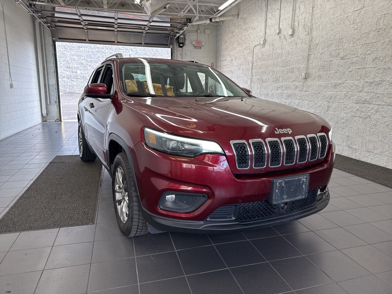 2021 Jeep Cherokee Latitude photo 2