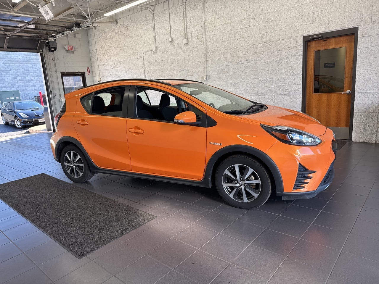 2018 Toyota Prius c Two's photo
