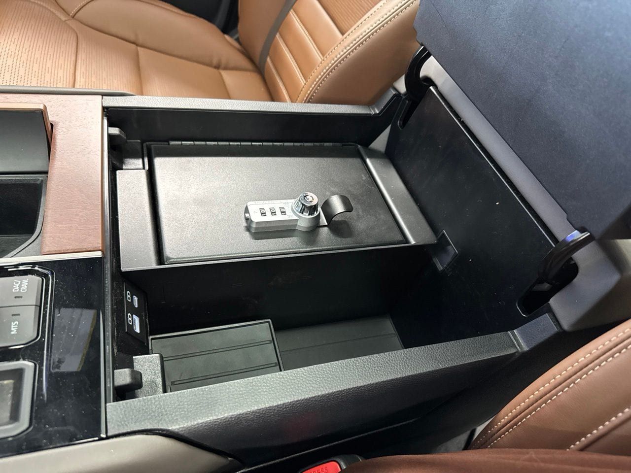 2026 Toyota Tundra 1794 Edition - Photo 34