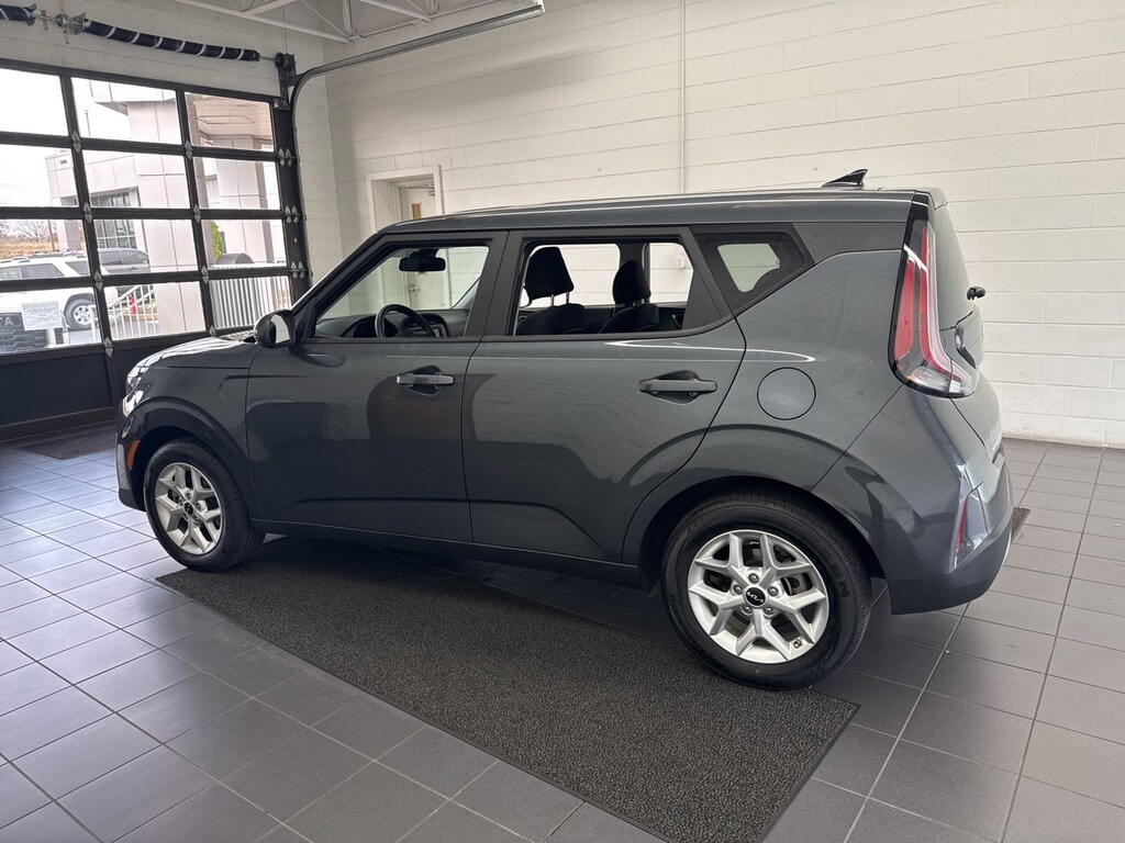 Used 2024 Kia Soul LX Hatchback