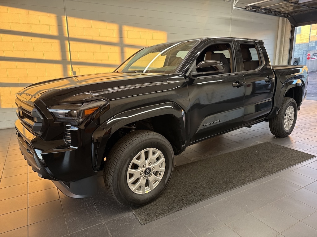New 2025 Toyota Tacoma SR5 Truck Double Cab