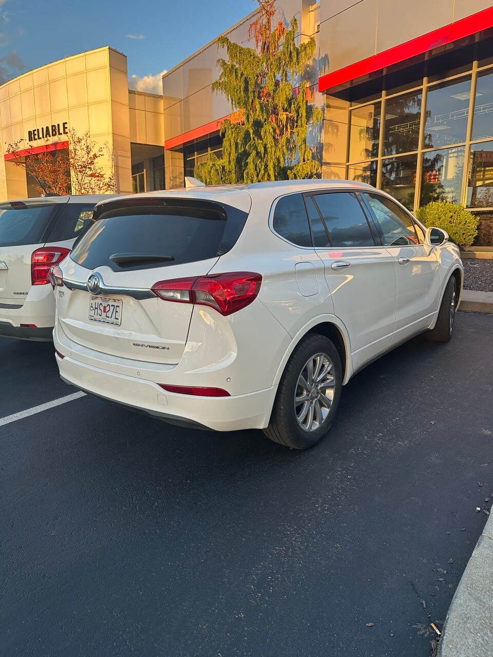2019 Buick Envision Essence photo 3