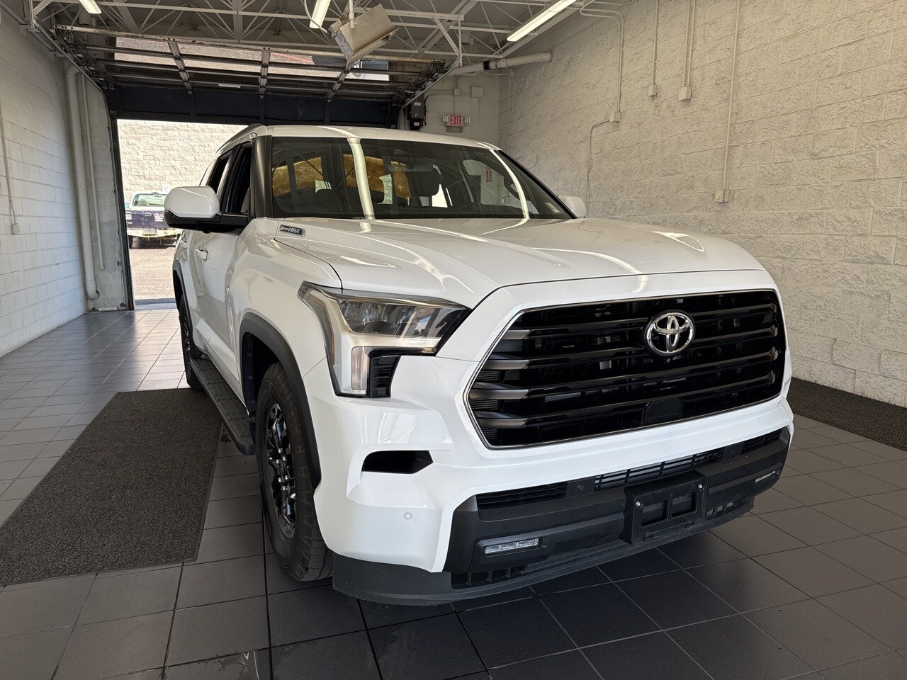2025 Toyota Sequoia SR5 photo 2
