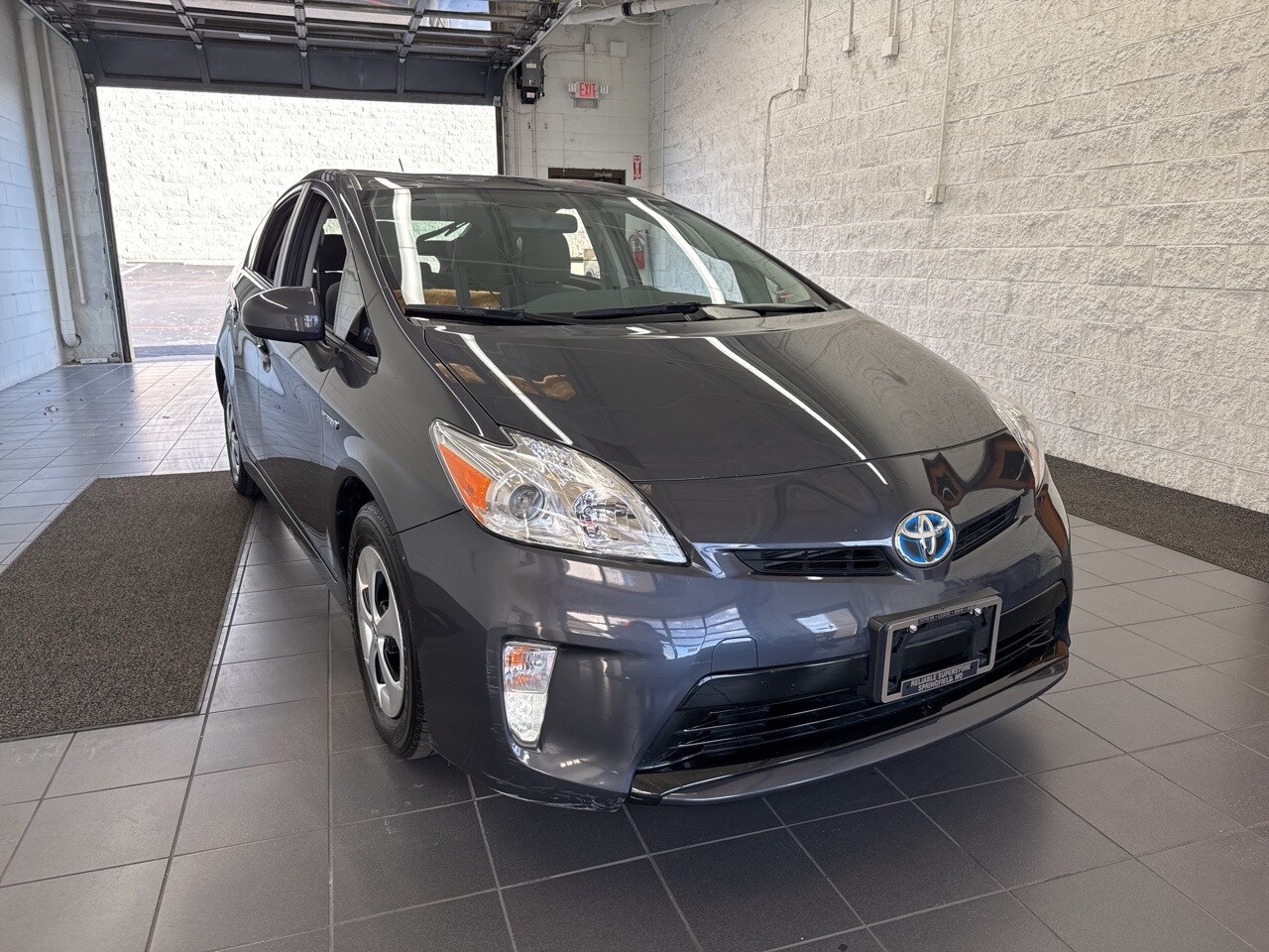 2012 Toyota Prius Three photo 2