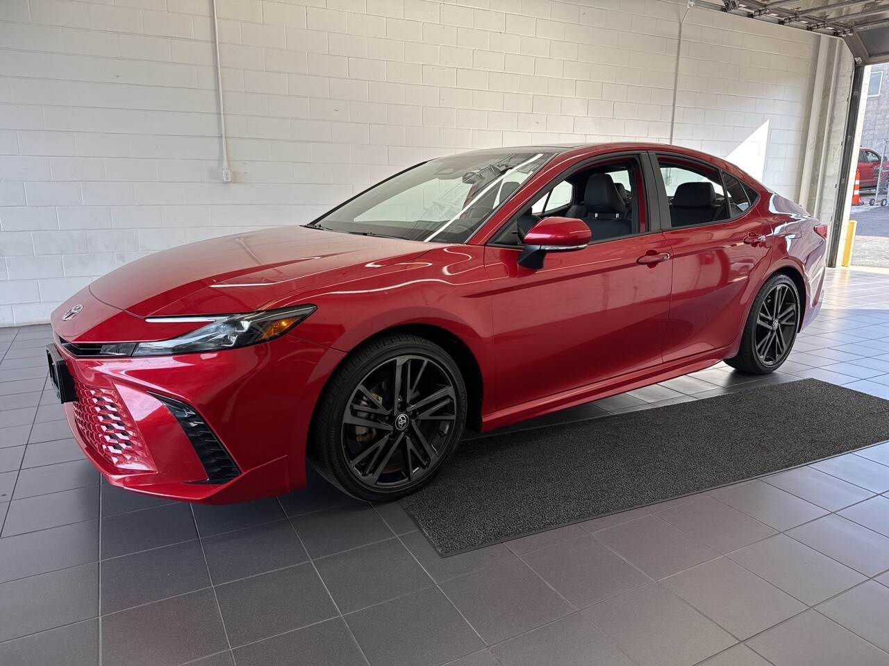 2025 Toyota Camry XSE photo 4